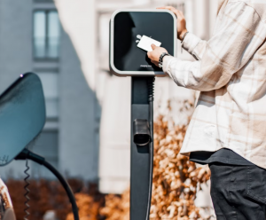 Public vs. Private Electric Car Charging Stations: Pros and Cons
